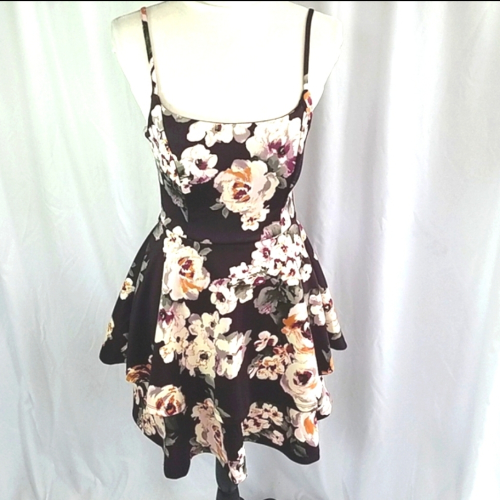 Trixxi Junior's Layered Floral Lace-Slit Back Tiered Mini Dress Size 7